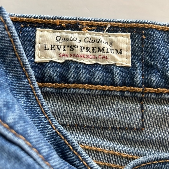 Levi’s Premium Wedgie Straight High Rise Size 29 - Picture 10 of 16